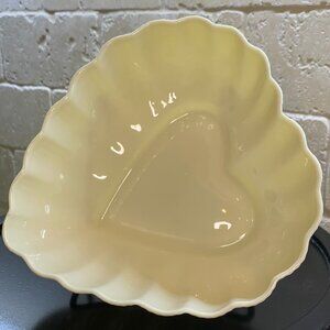 Belleck Heart Dish